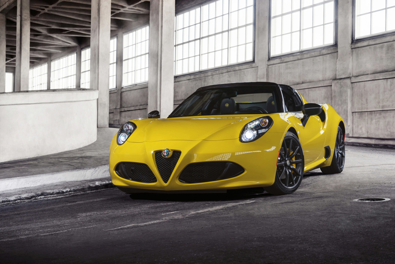 Alfa Romeo 4C Spider : Comme avant ! 1 DLEDMV Alfa 4C Spider Detroit001