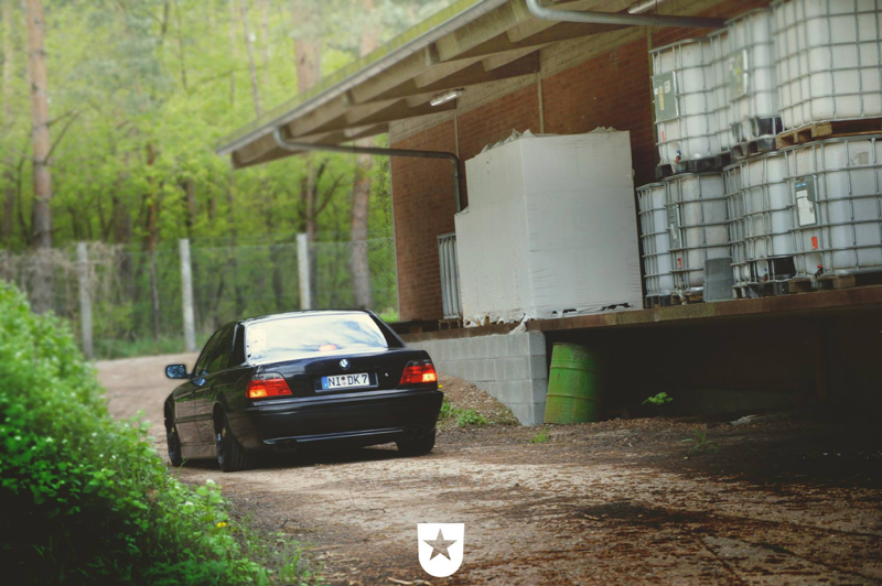 DLEDMV - BMW E38 Full Black Voolium 04