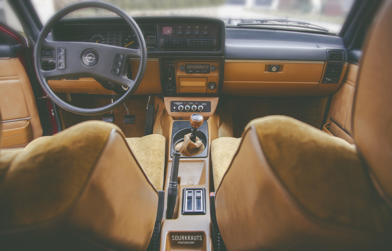 DLEDMV - Opel Coupé Commodore olds'kool - 09