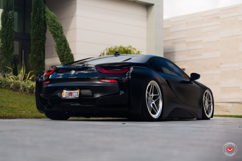 DLEDMV - BMW i8 Vossen Accuair - 04