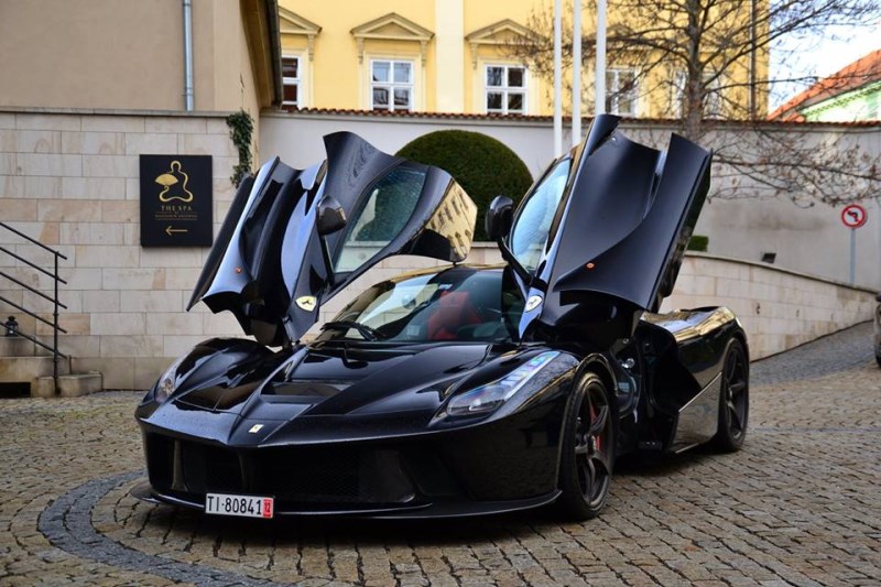 DLEDMV Black Laferrari Prague 01