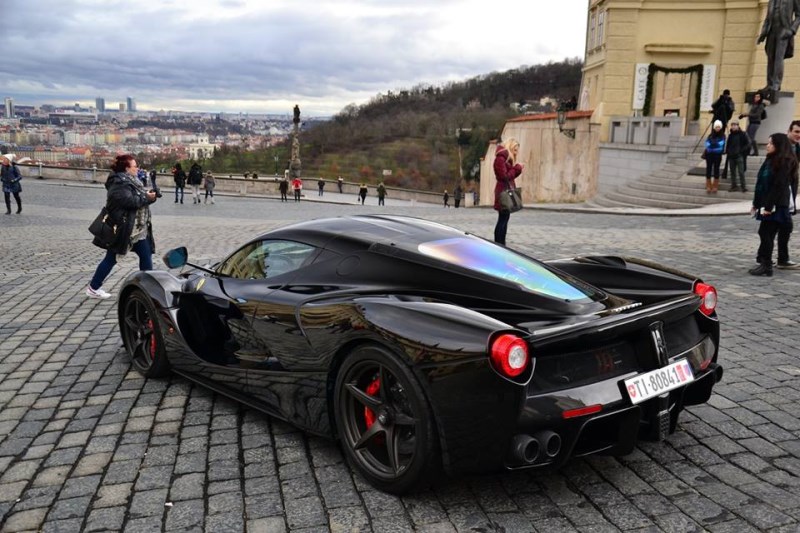 DLEDMV Black Laferrari Prague 02
