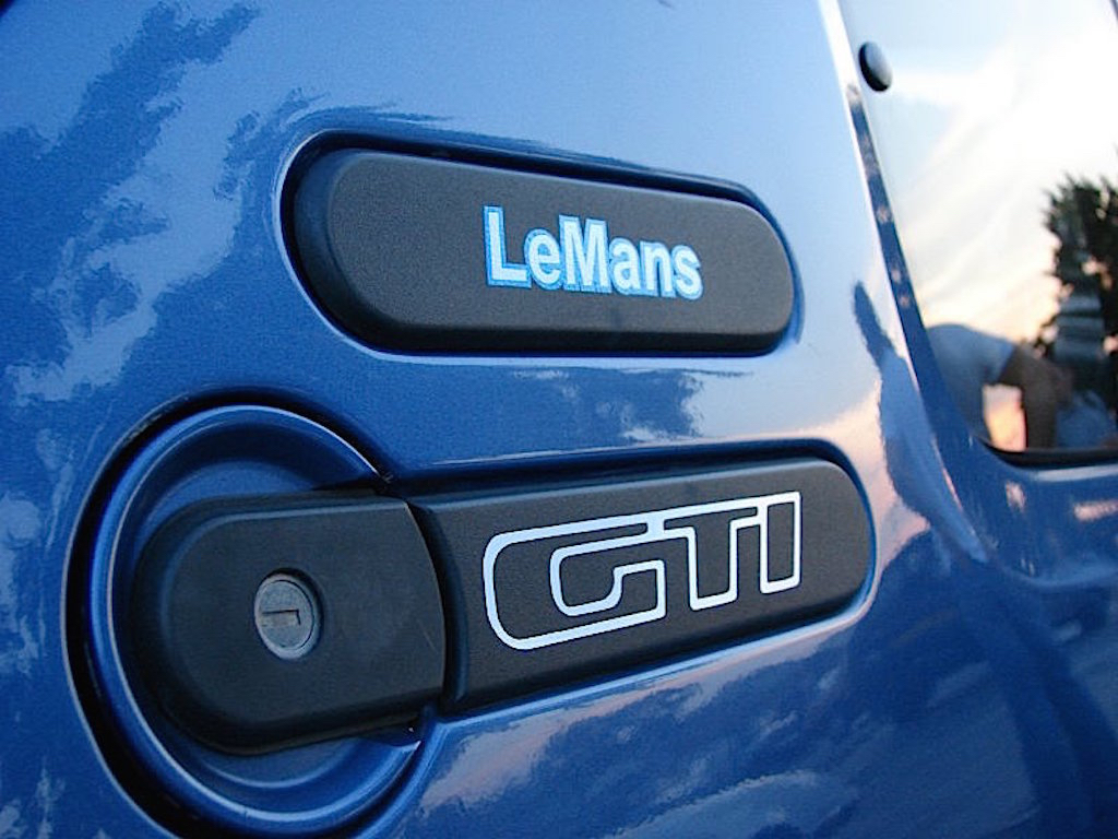 dledmv-peugeot-205-gti-le-mans-03