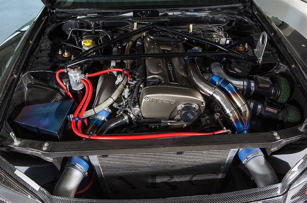 L'Amuse Carbon R dans votre garage ? C'est possible... 4 dledmv-skyline-r34-amuse-carbon-r-02