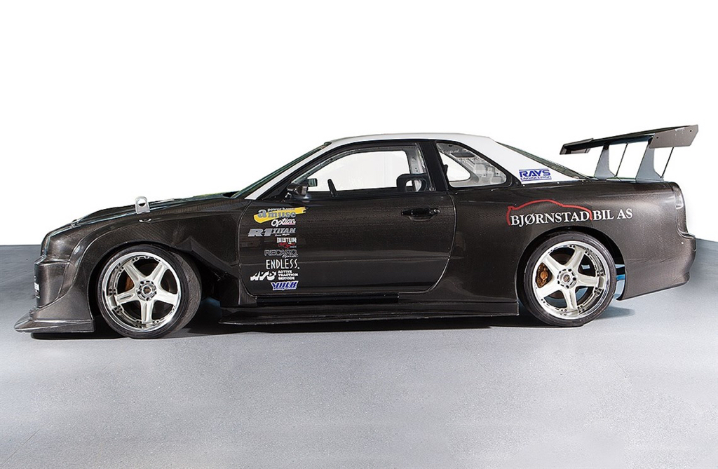 L'Amuse Carbon R dans votre garage ? C'est possible... 5 dledmv-skyline-r34-amuse-carbon-r-03