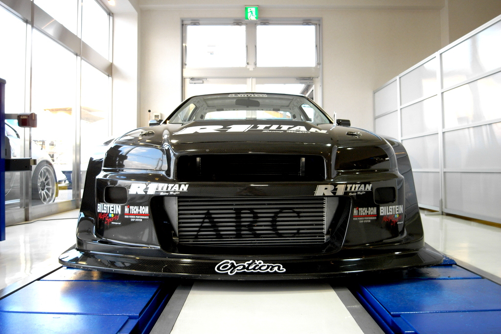 L'Amuse Carbon R dans votre garage ? C'est possible... 6 dledmv-skyline-r34-amuse-carbon-r-06
