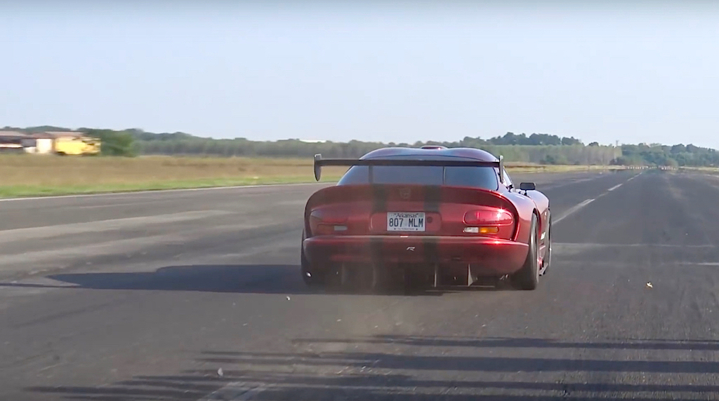 Dodge Viper GTS-R en straight-pipe : Brutale ! 1