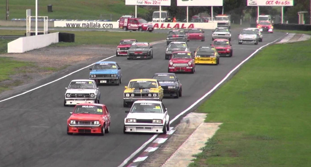 Australian Improved Production - Quand une Civic ridiculise les V8 ! 2