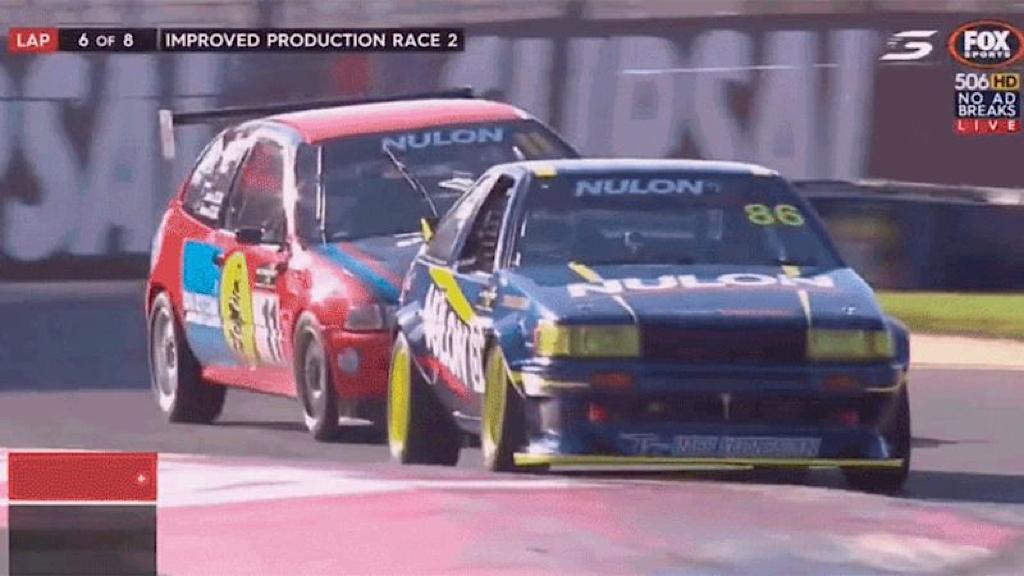 Improved Production : Battle à Adelaide - Civic EG vs Toyota AE86 2
