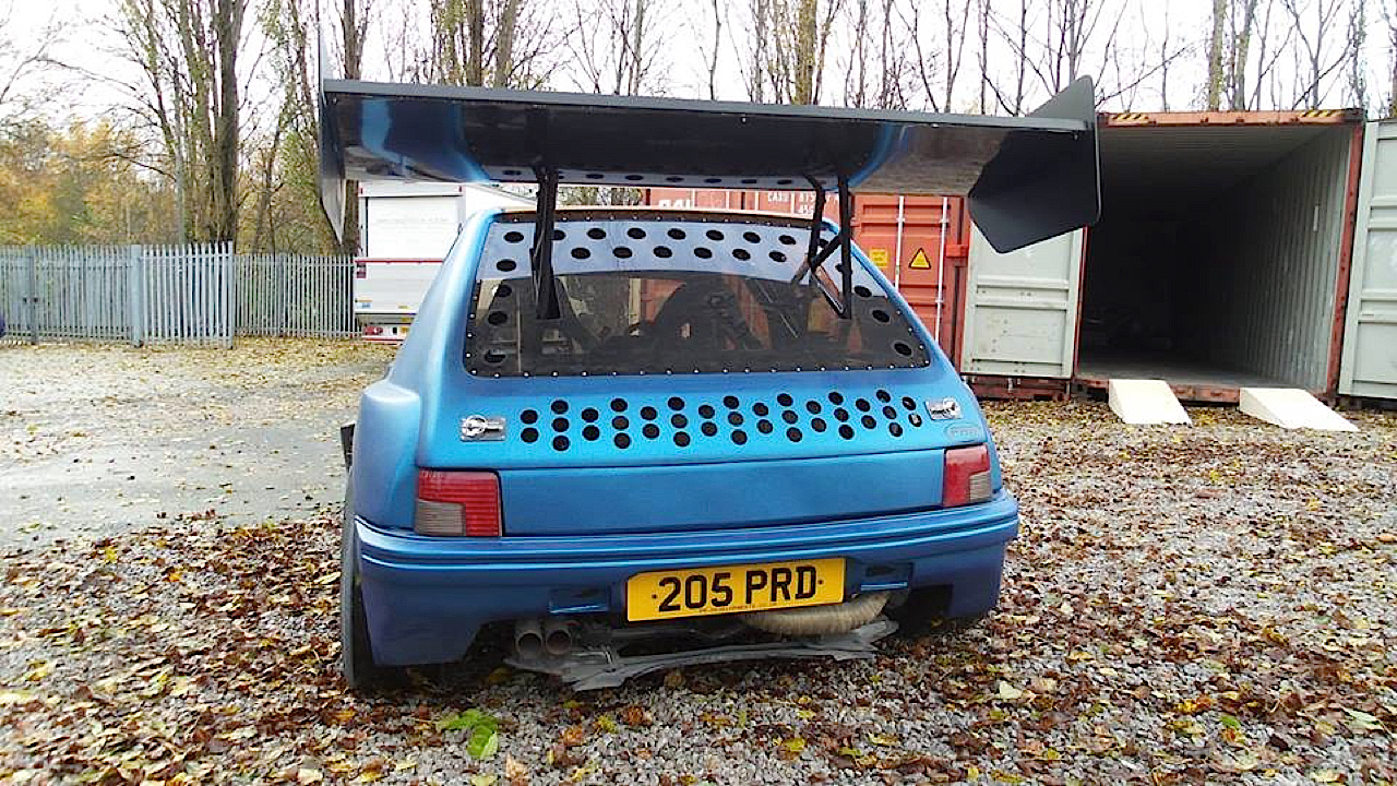 Peugeot 205 Twin V6... Sont fous ces anglais ?! 2