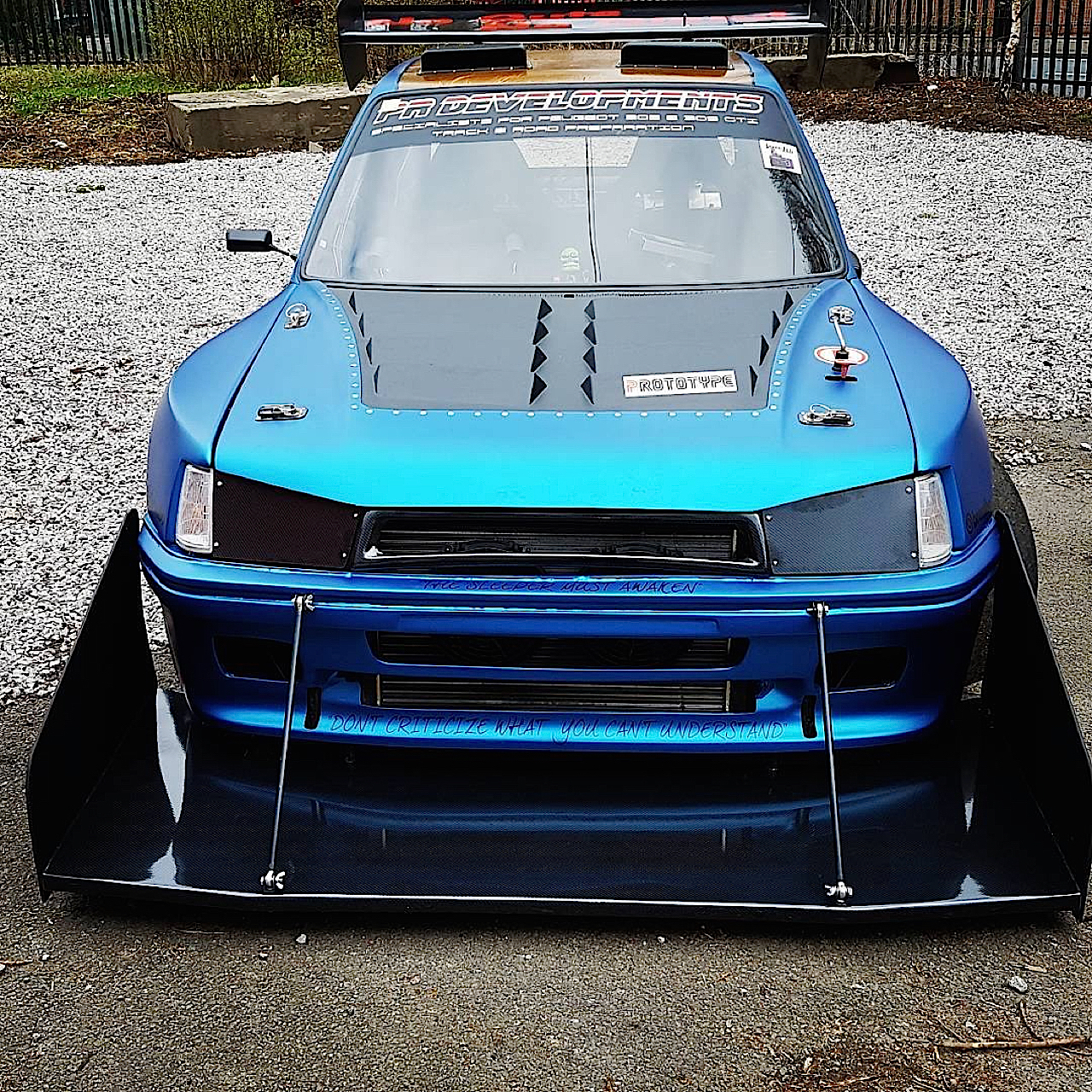 Peugeot 205 Twin V6... Sont fous ces anglais ?! 4