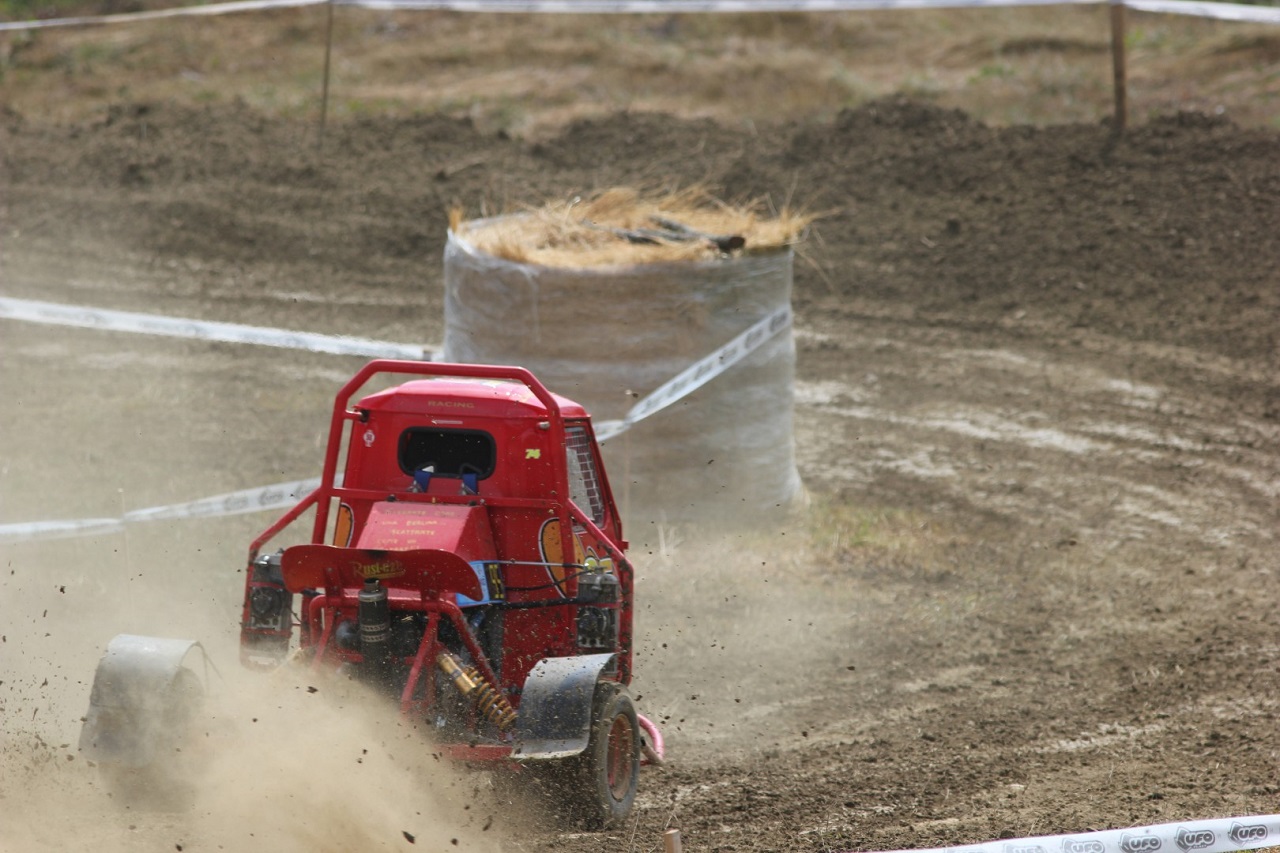 HillClimb Monsters - Triporteur Piaggio APE ! 3