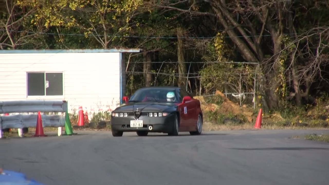 Alfa Romeo SZ - Violentée sur circuit ! 2
