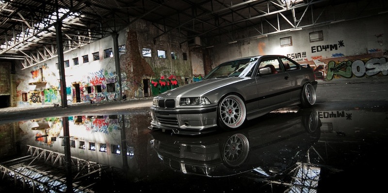 « SSE by Rush – Midnight Cruisin » – Road trip nocturne en E36…