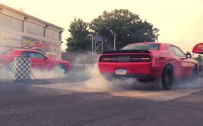 1414 ch dans une Challenger SRT … Ça fait de la fumée !