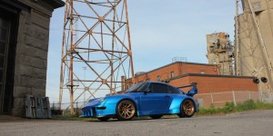 Porsche 993 Turbo RWB en ADV1 : Blue Nightmare !