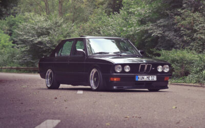 BMW 520i E28 – Kings of cruisin&rsquo;