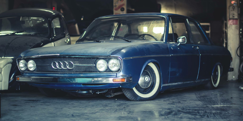 Audi 100 lowrider