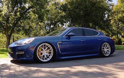 Porsche Panamera en air-ride réglable par smartphone !