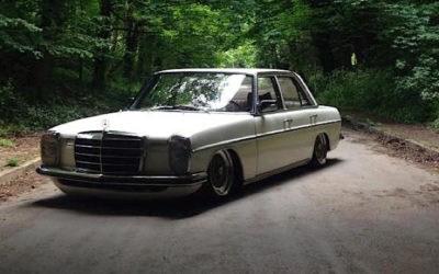 Bagged Mercedes W115… Matelas pneumatique !