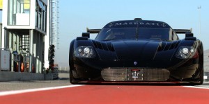 Maserati MC12 full black - Pour le plaisir des yeux... et des oreilles !