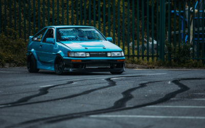 Une Toyota AE86 passe au V8