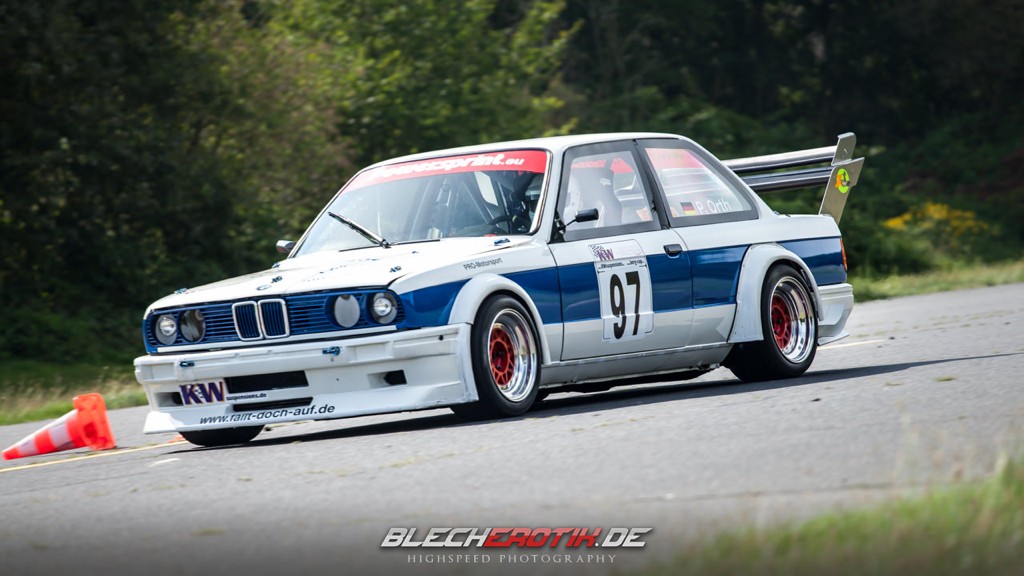 Hillclimb Monsters : BMW 320is E30... Concert mécanique ! 2