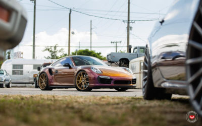 Porsche 911 Turbo S posée sur du Vossen