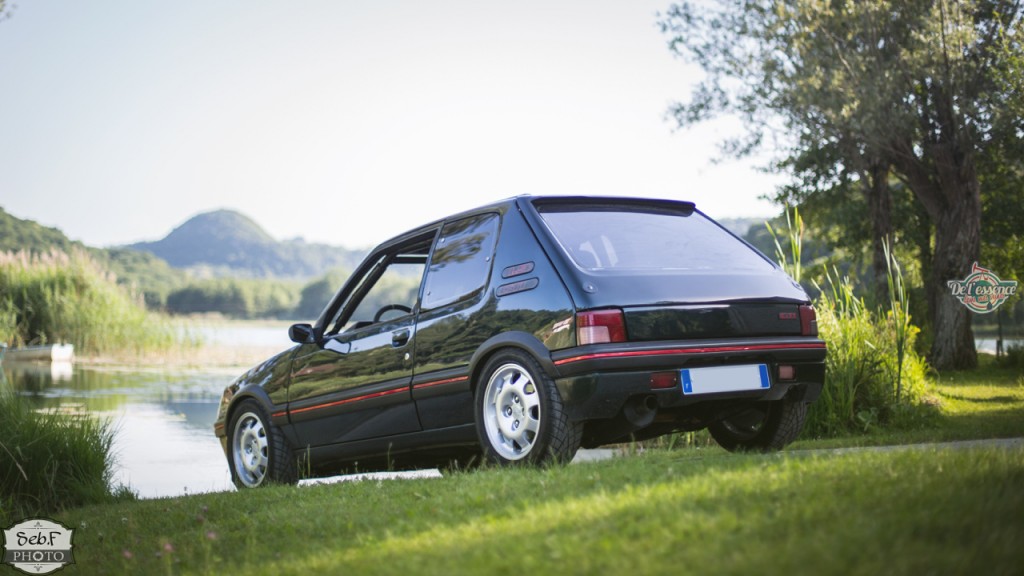 Peugeot 205 GTI TCT Ne Jamais Se Fier Aux Apparences De L essence peugeot-205-gti-tct-ne-jamais-se-fier-aux-apparences-de-l-essence