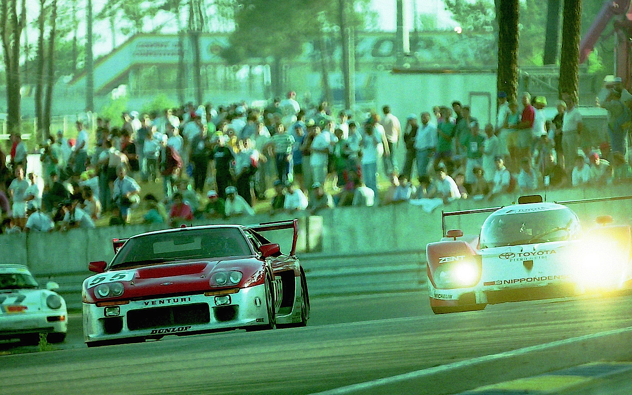 24h du Mans 1993 : La Peugeot 905 se paye le podium !