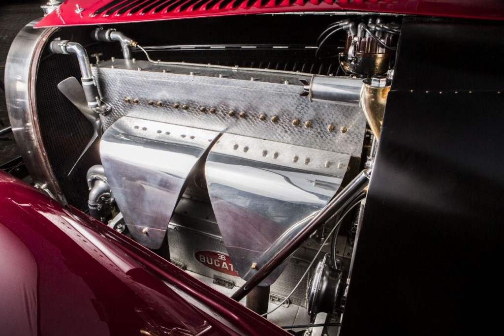 Bugatti 46S Cabriolet - Poésie mécanique 7