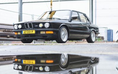 BMW M5 E28 – Première du nom…