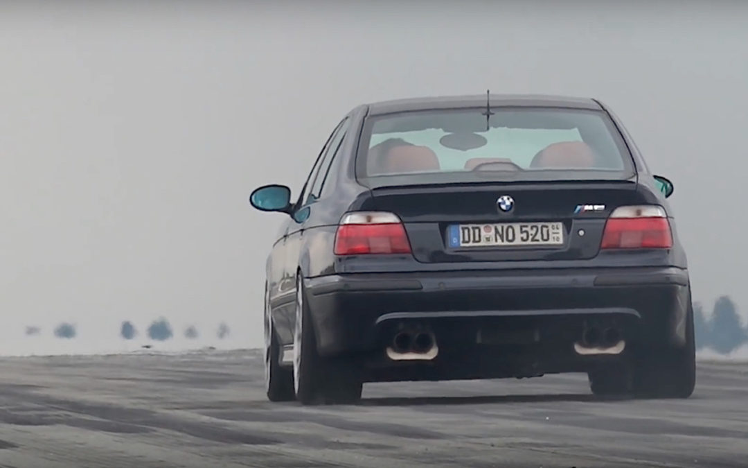Supercharged BMW M5 E39… Torture de pneus !