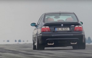 Supercharged BMW M5 E39... Torture de pneus !