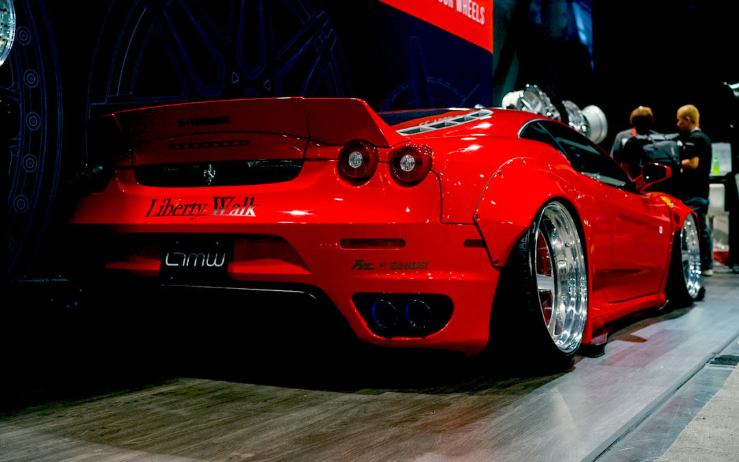 Liberty Walk & VIP Modular Ferrari F430… Les monstres du SEMA commencent à sortir !