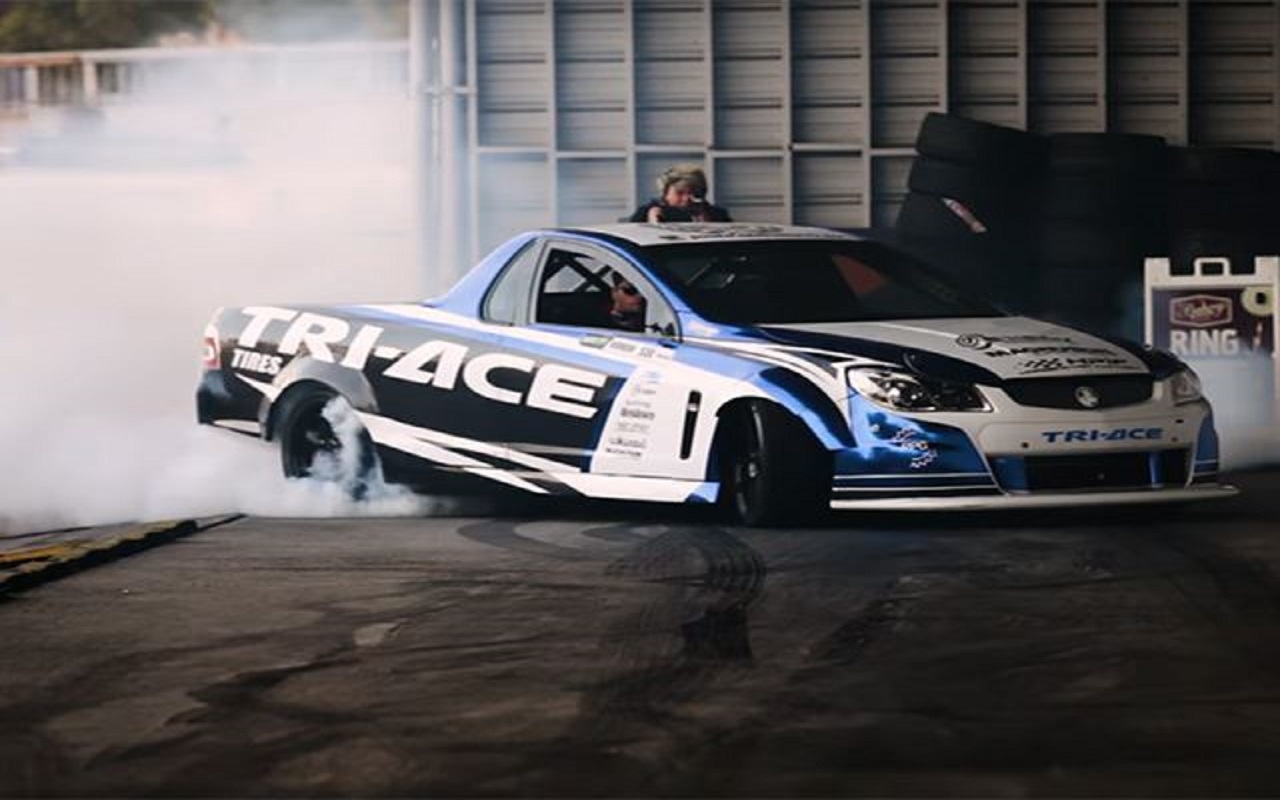 Accueil 11 Quand un Ute rend visite au Donut Garage…