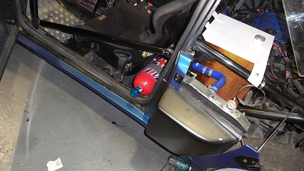 Peugeot 205 Twin V6... Sont fous ces anglais ?! 11