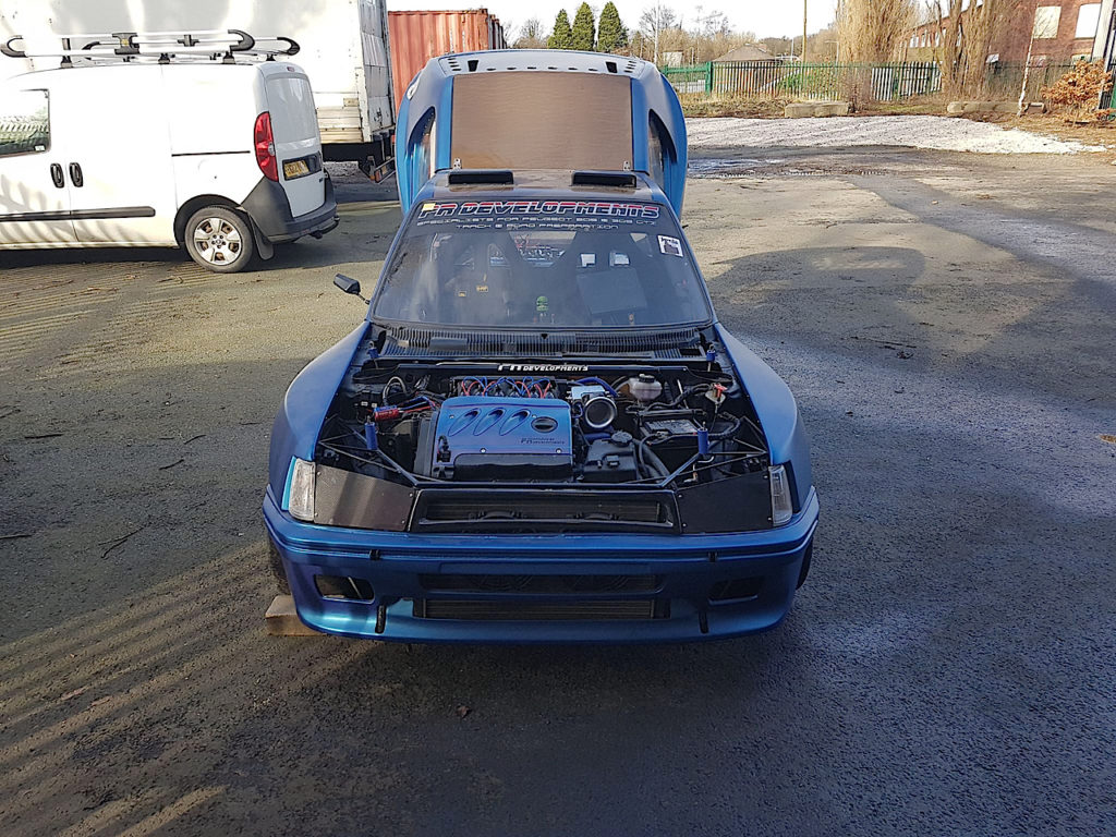 Peugeot 205 Twin V6... Sont fous ces anglais ?! 8