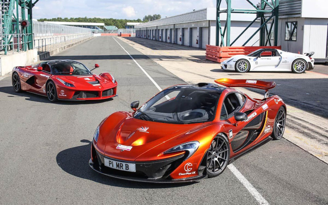 McLaren P1 Vs LaFerrari Vs Porsche 918 : Le Drag Race Encore Plus ...