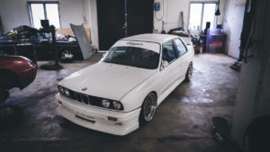 DLEDMV - BMW M3 E30 Turbo White - 001