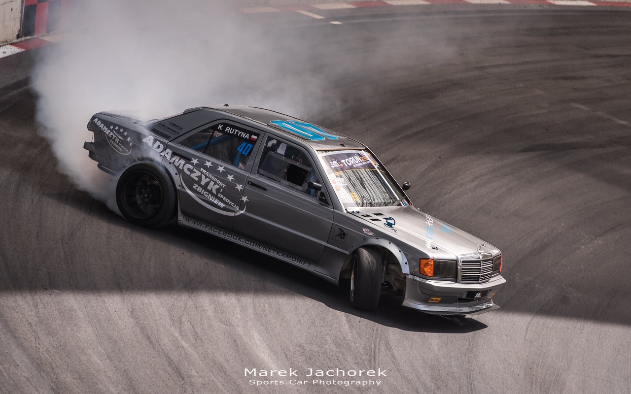 Mercedes drift. Мерседес 190 дрифт. Мерседес 190 дрифт корч. Мерседес w201 дрифт. Мерседес w124 дрифт.