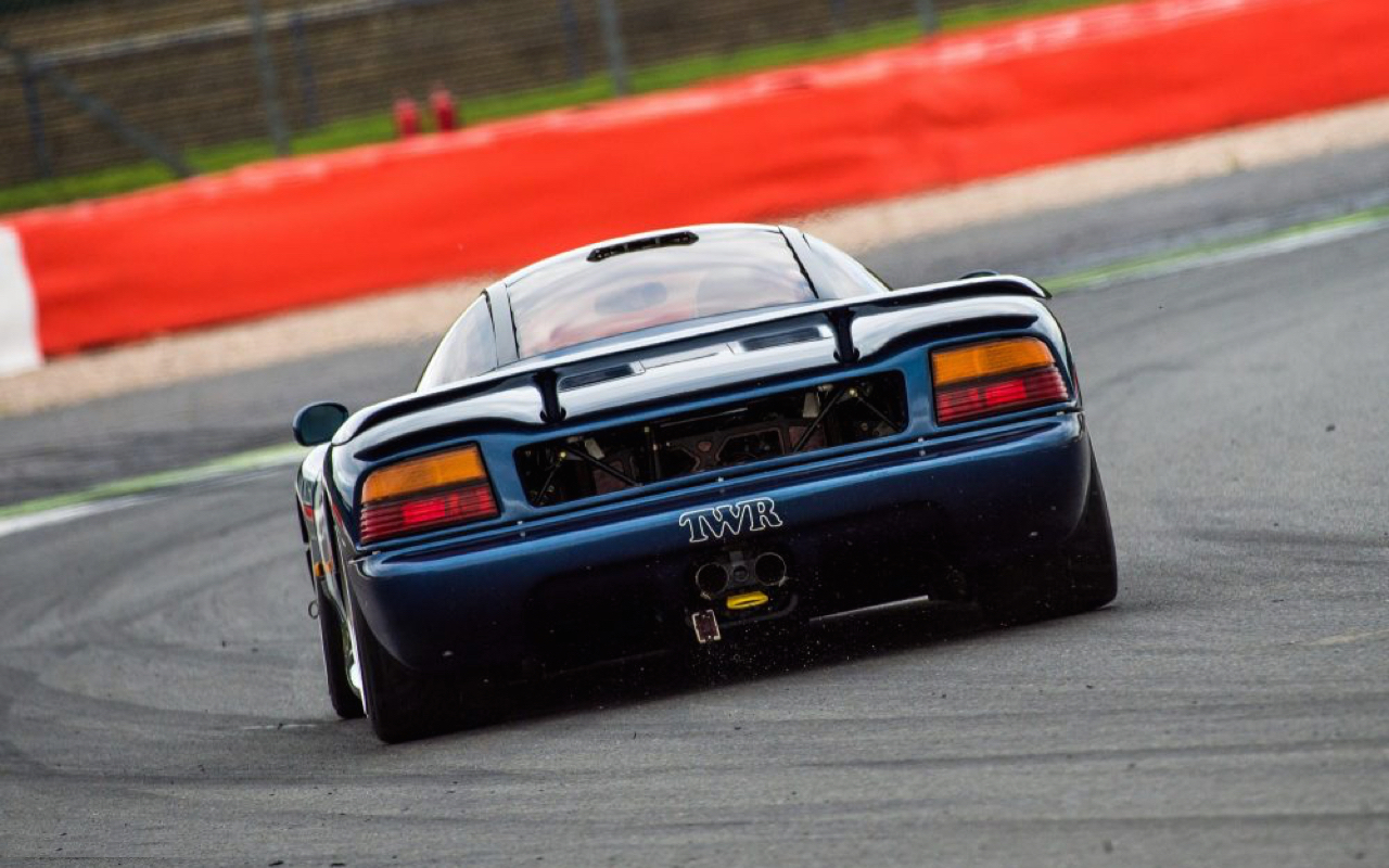 Accueil 10 Best Motoring : Battle au sommet – F40, Ruf, XJR-15, Viper…
