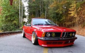 BMW M635 E24... Rouge tendance !