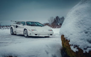 Une Lamborghini Countach 25th Anniversary - Blanche neige !