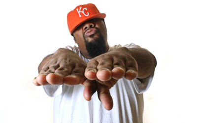 A Fond : Fat Man Scoop – « Puts Your Hands Up »