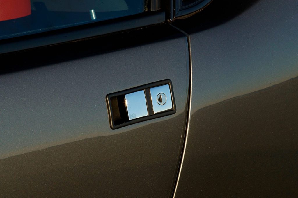 De Tomaso Pantera '72 - Elle aussi a droit à sa cure de restomod ! 8