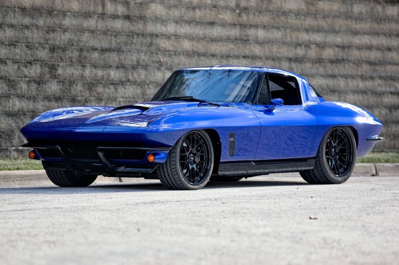 Corvette Stingray by Roadster Shop... Bleu comme l'enfer ! 17