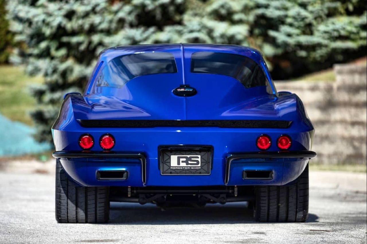 Corvette Stingray by Roadster Shop... Bleu comme l'enfer ! 13