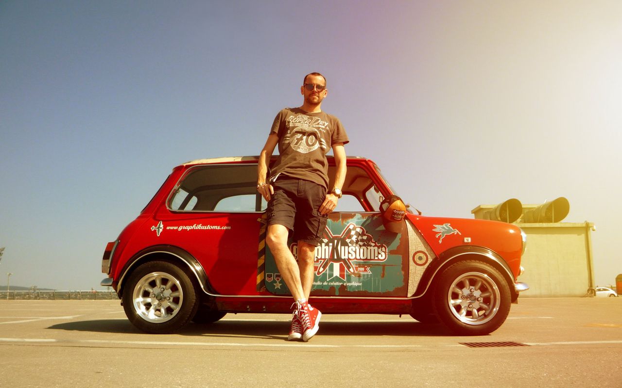 Accueil 16 #Petrolhead : Graphikustoms – Le talent de Julien