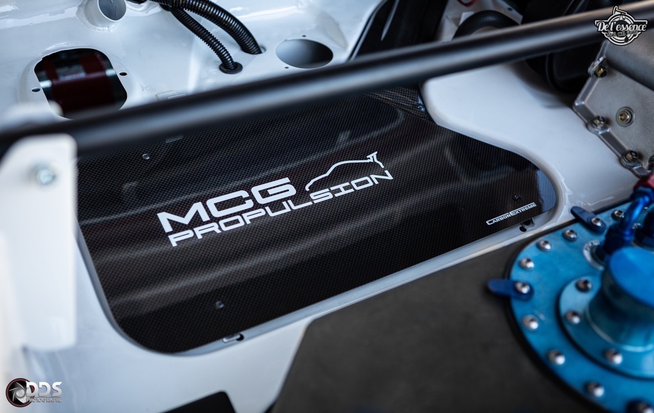 Porsche 911 RSR - 50% restomod, 50% course, 100% MCG Propulsion 5